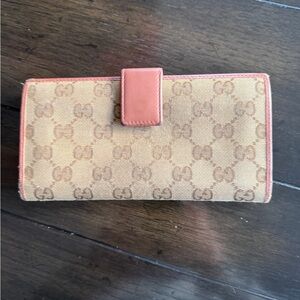 Gucci Beige Monogram Continental Wallet with Pink Trim